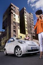 Toyota iQ 2008 года